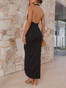 Einzigartiges, schmales Maxikleid mit geteiltem, plissiertem Ausschnitt